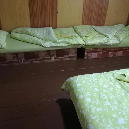 Pod Vlekom Konukevi Dedinky